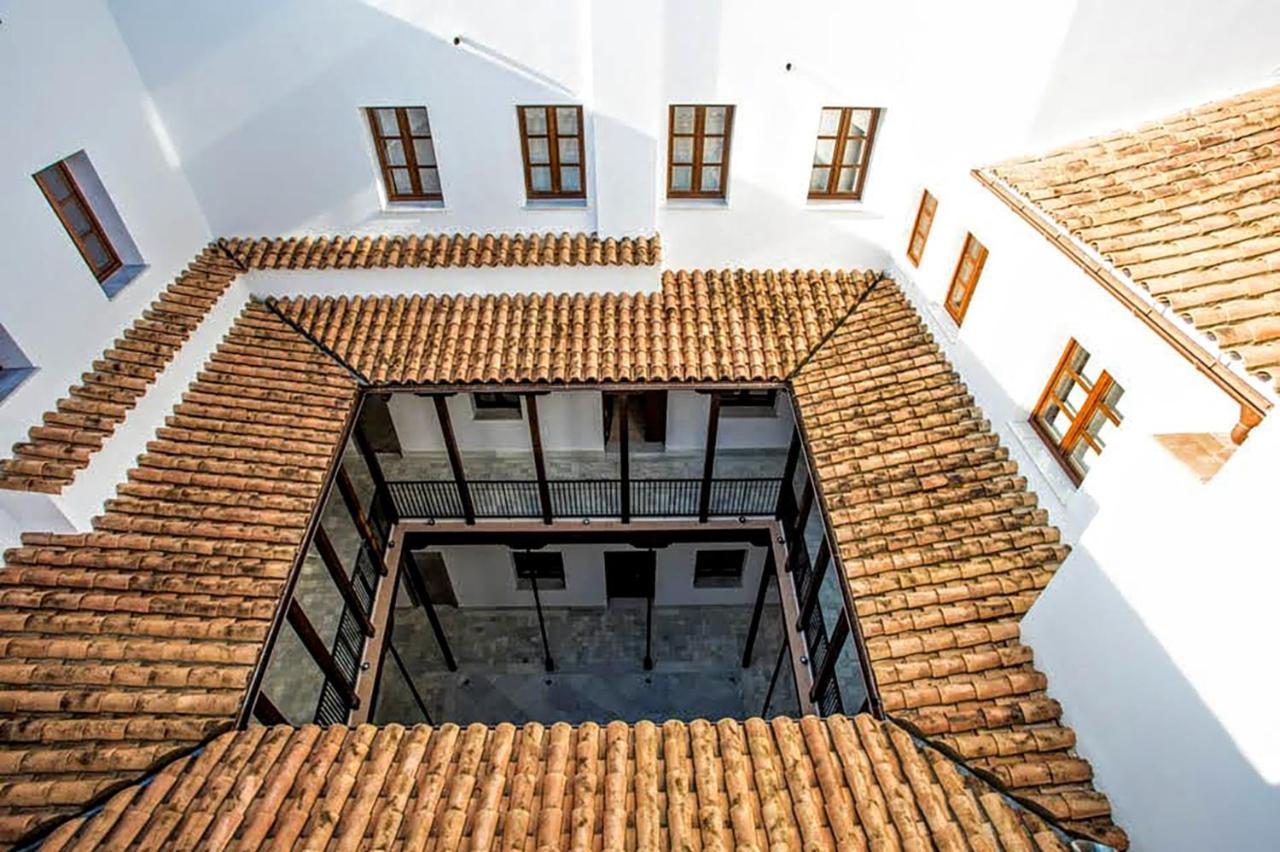 Palacio Del Siglo XVII Frente A Los Jardines De Murillo Sevilla Bagian luar foto