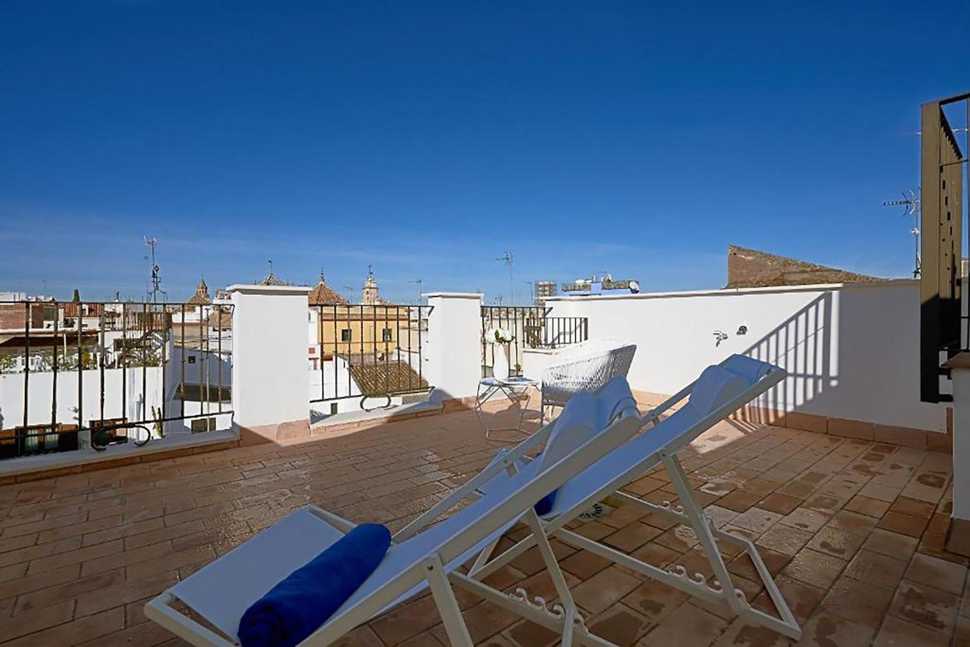 Palacio Del Siglo XVII Frente A Los Jardines De Murillo Sevilla Ruang foto